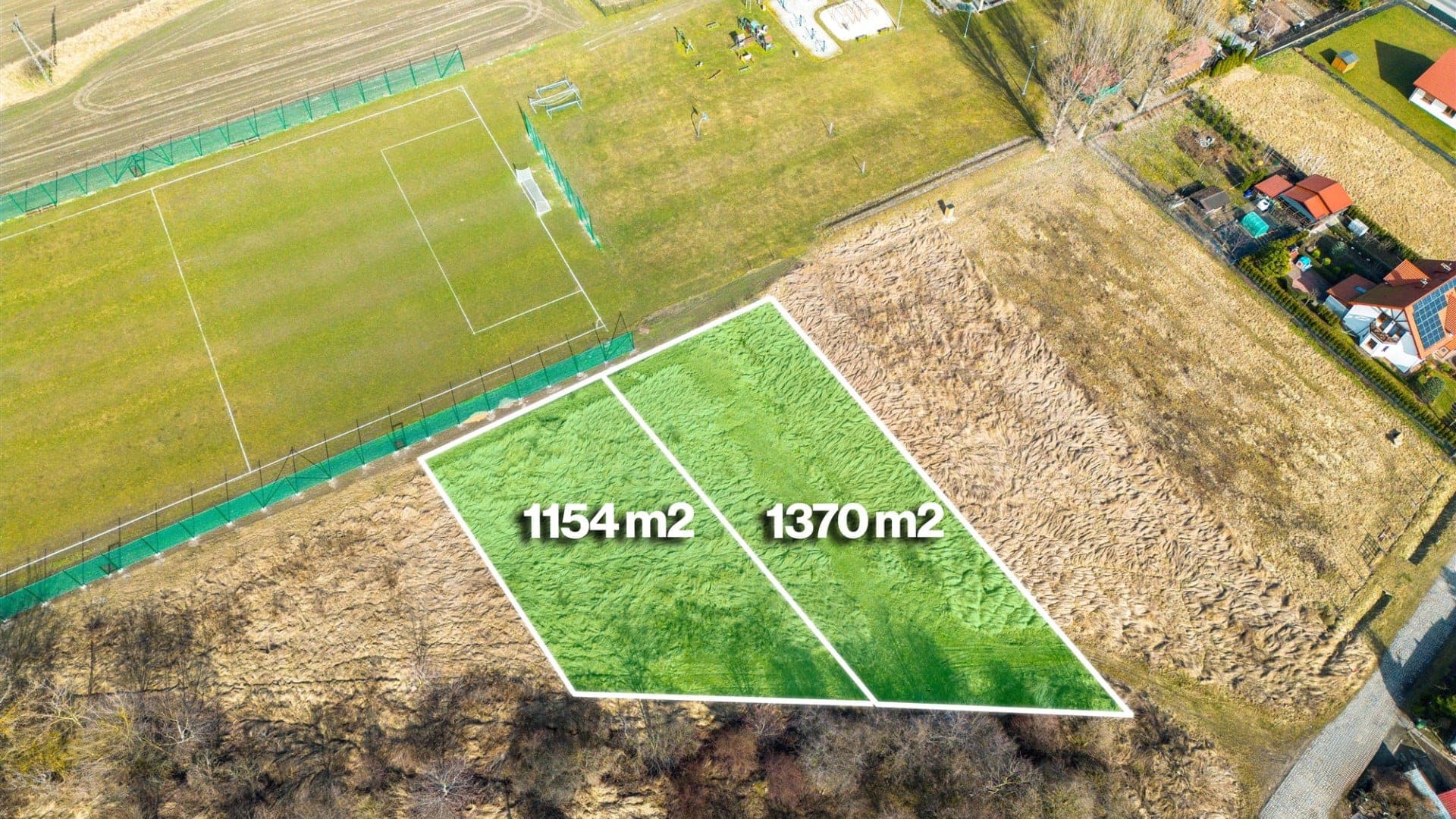 Dwie działki budowlane 1370 i 1154 m² — Lizawice