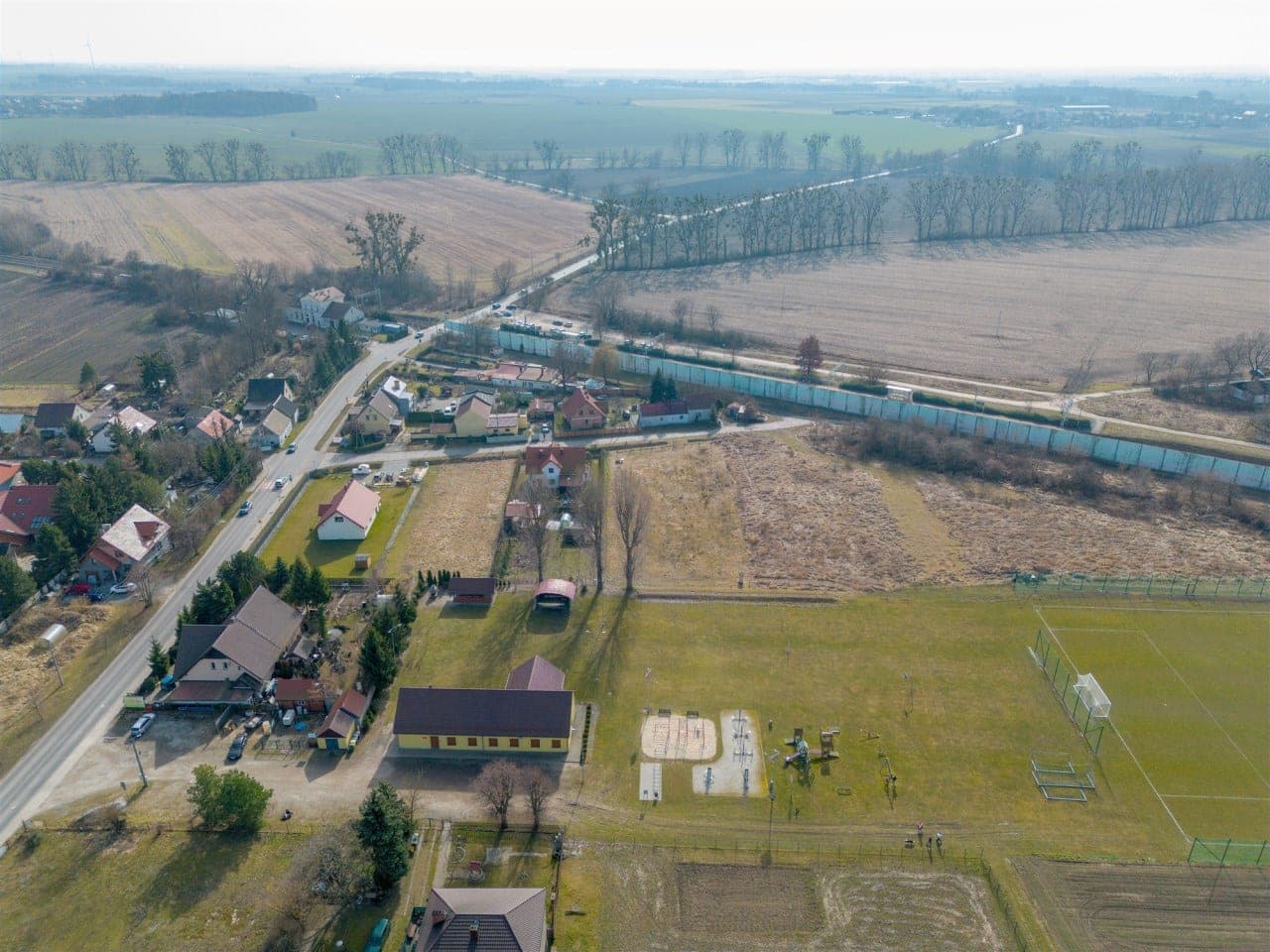 Dwie działki budowlane 1370 i 1154 m² — Lizawice