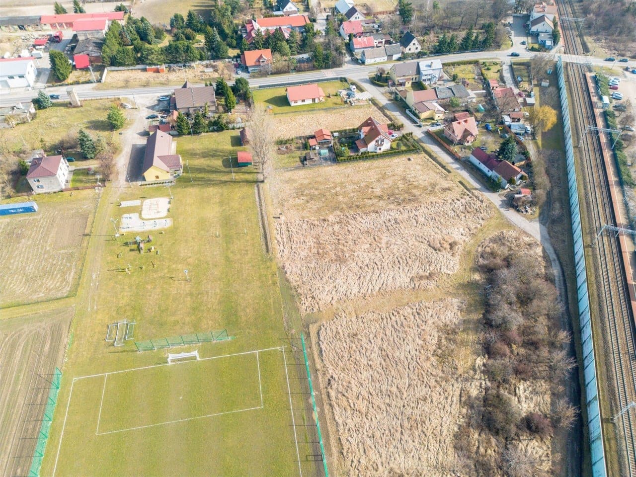 Dwie działki budowlane 1370 i 1154 m² — Lizawice